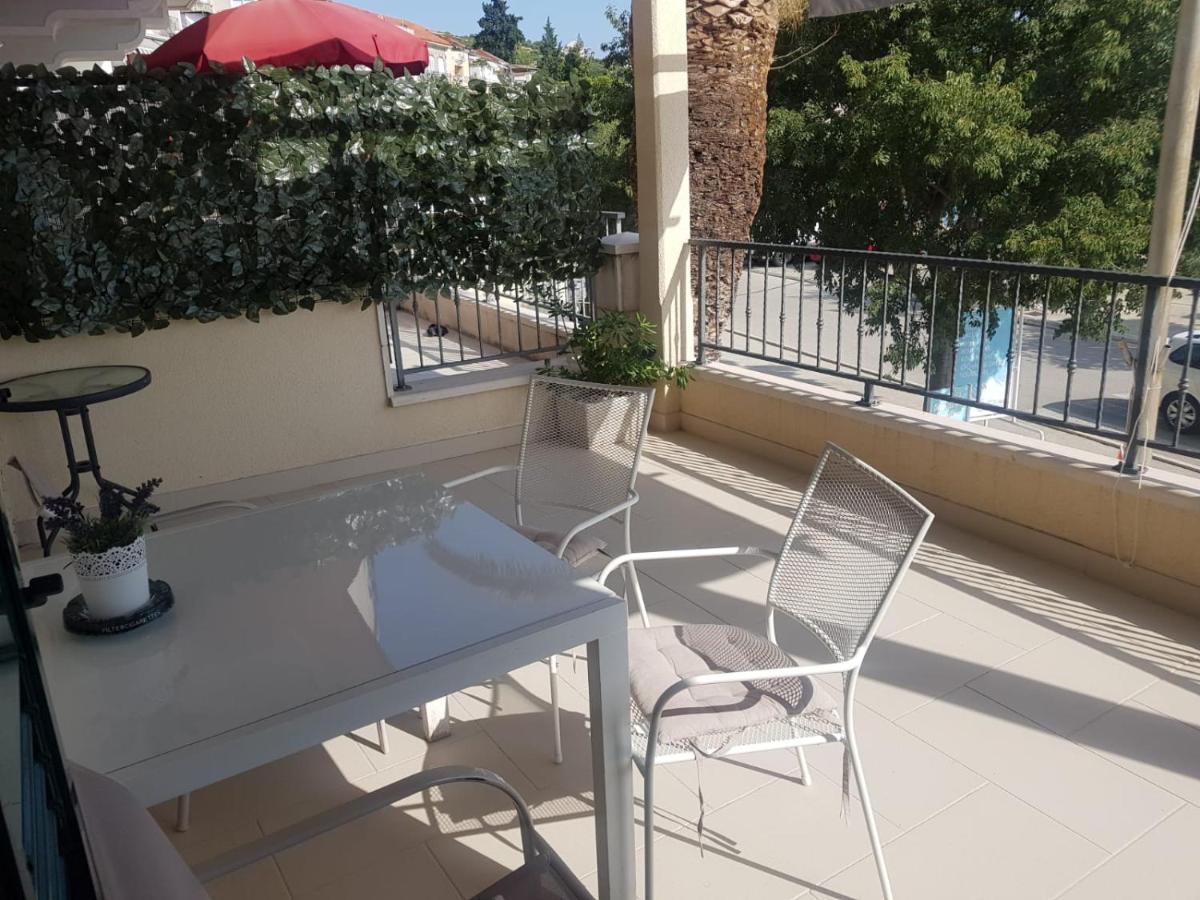 Apartment Dalma Podgora Bagian luar foto
