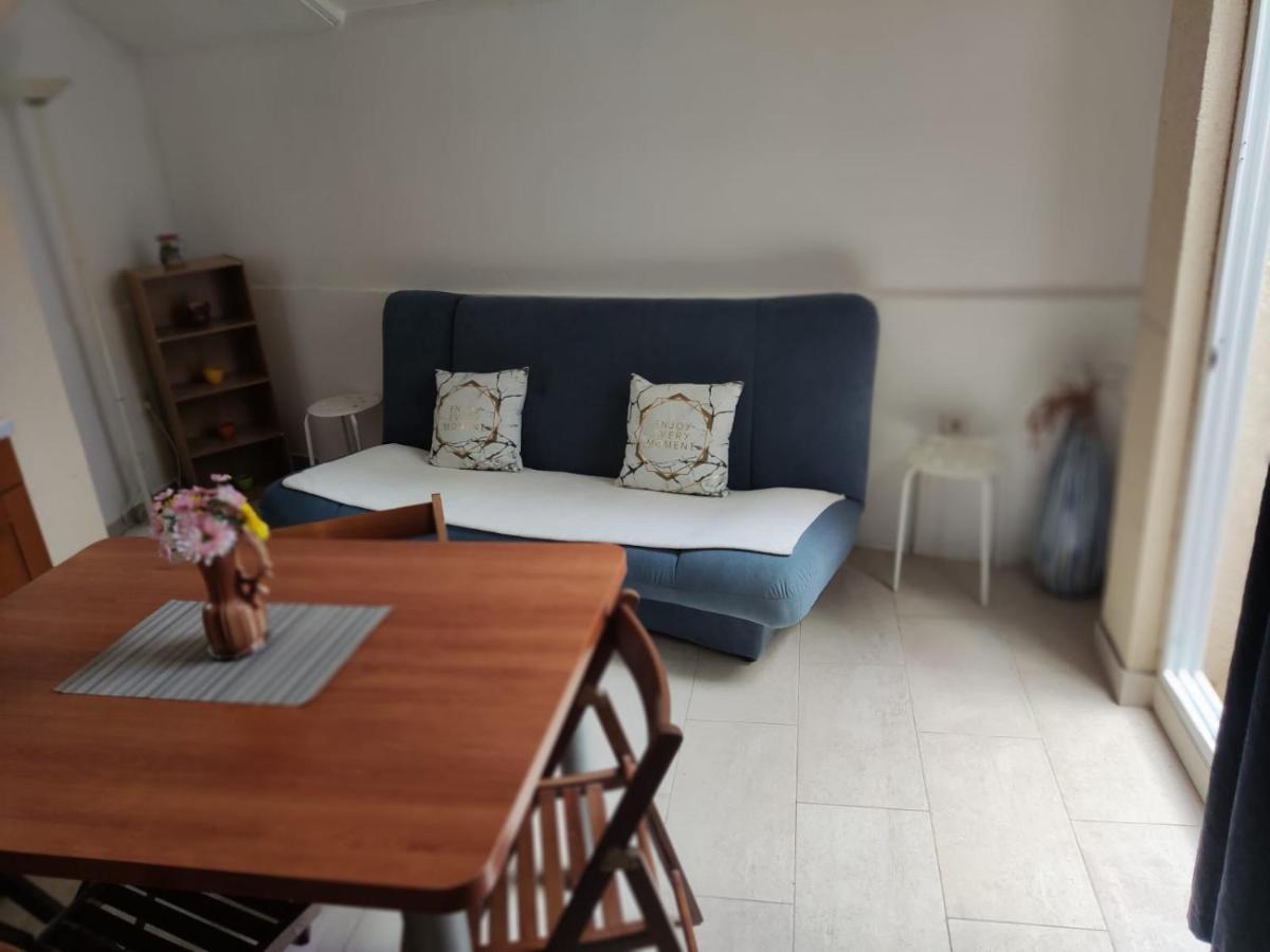 Apartment Dalma Podgora Bagian luar foto